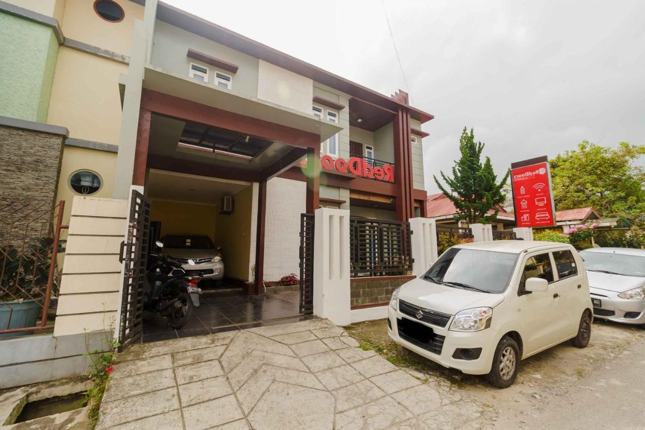 RedDoorz Syariah near Jam Gadang Bukittinggi 2 Hotel Luaran gambar