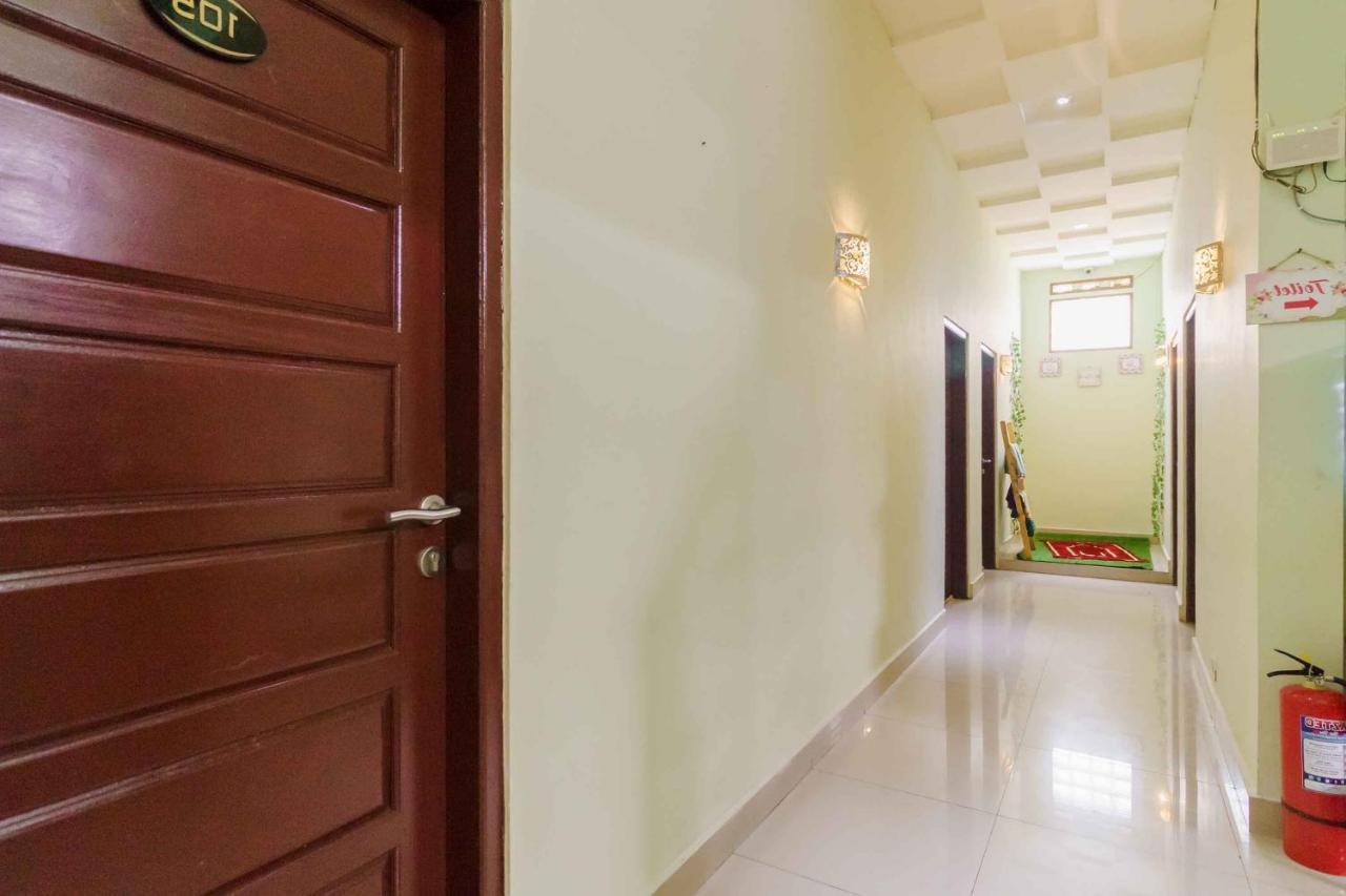 RedDoorz Syariah near Jam Gadang Bukittinggi 2 Hotel Luaran gambar
