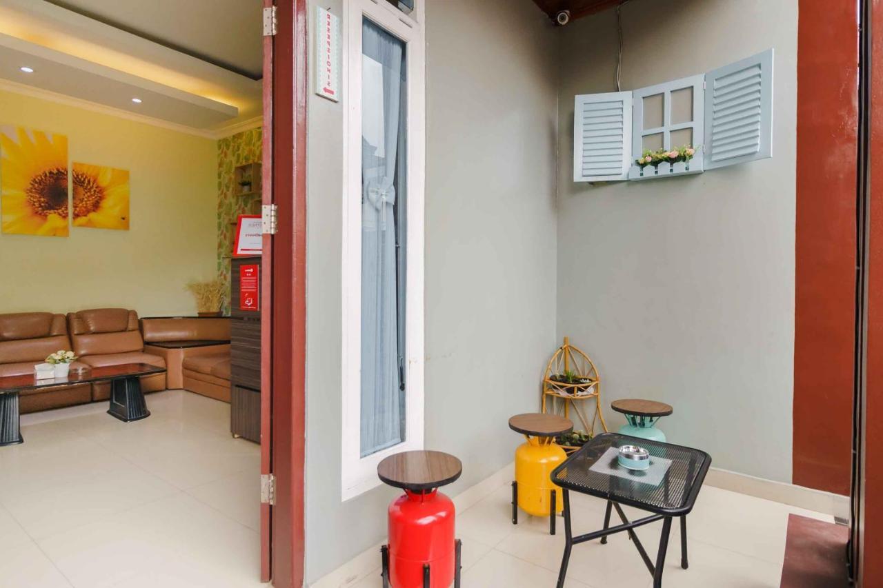 RedDoorz Syariah near Jam Gadang Bukittinggi 2 Hotel Luaran gambar